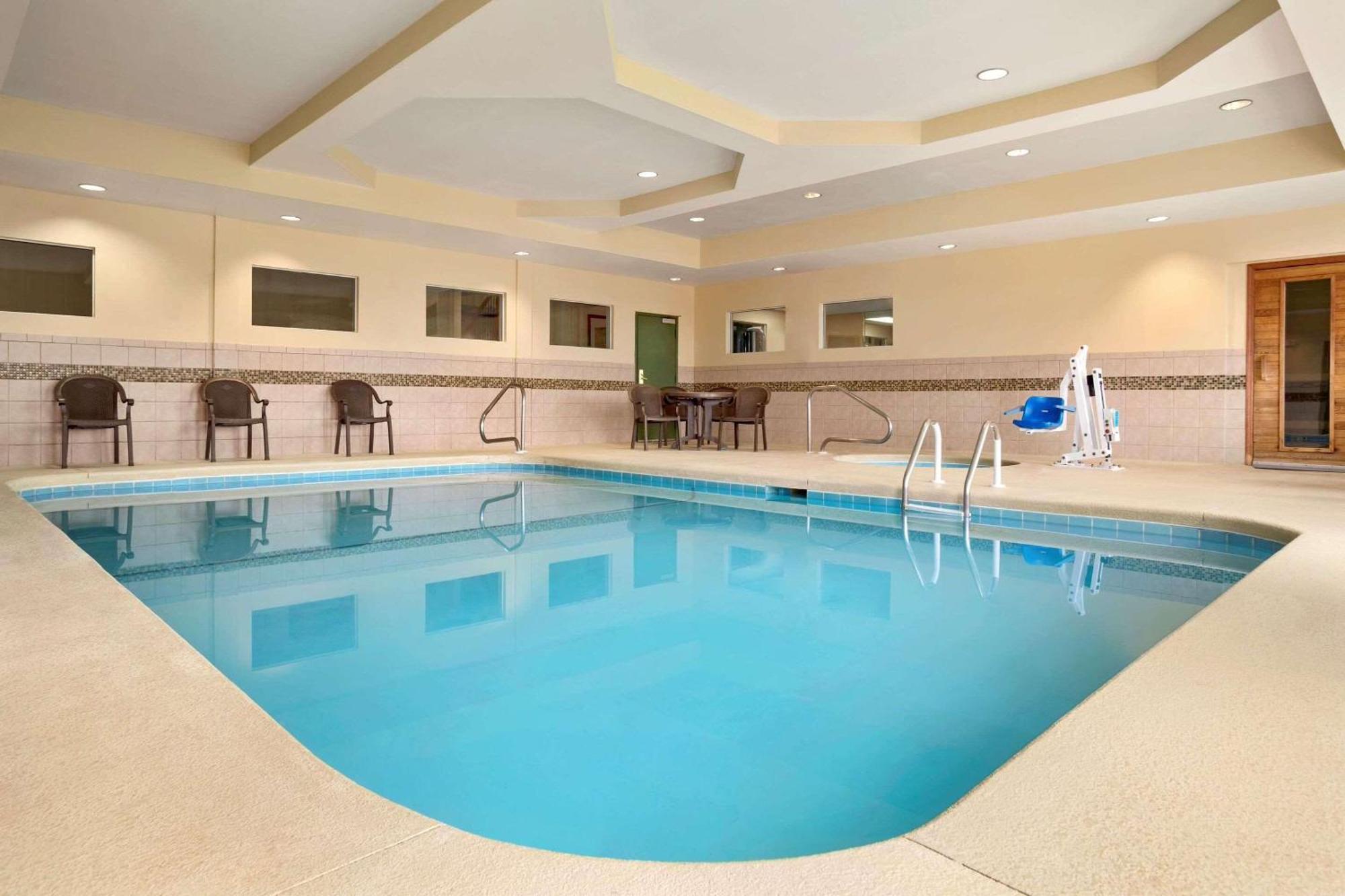 Country Inn & Suites By Radisson, Albany, Ga Buitenkant foto